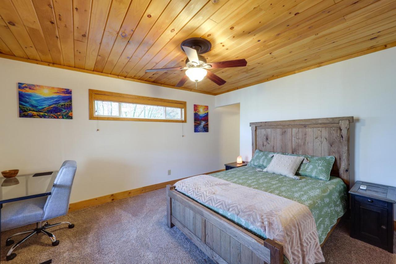 Pet-Friendly Spruce Pine Cabin With Private Fire Pit Ngoại thất bức ảnh
